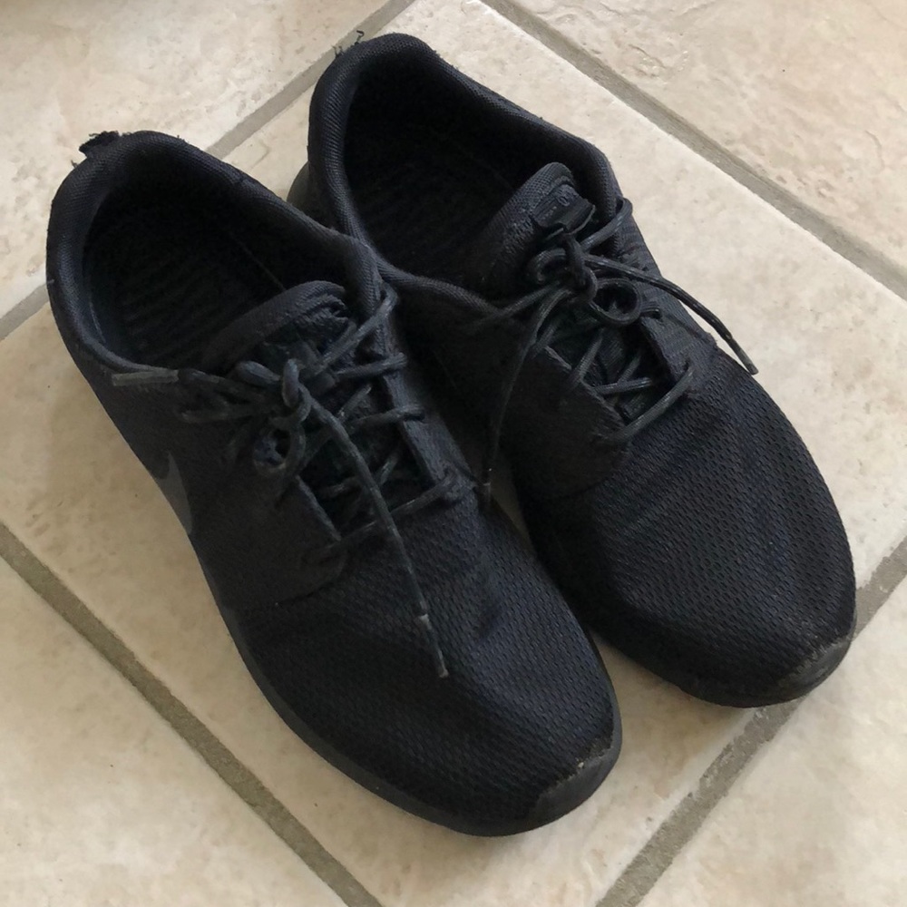 Nike women’s roshe run